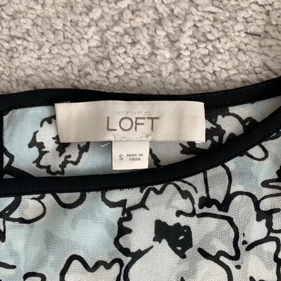 LOFT Blue Floral Pattern Sheer Button Back Blouse Sz S - Picture 5 of 9